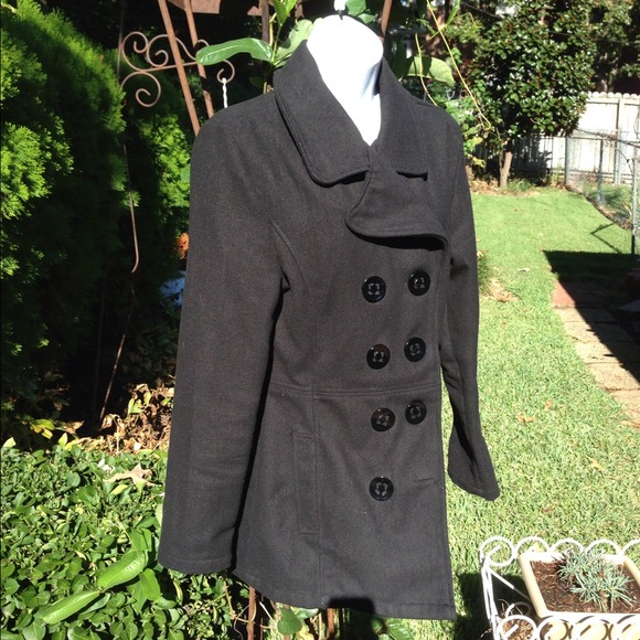 💥HOST PICK💥 Black Peacoat W/pink lining. REDUCED - Picture 2 of 3