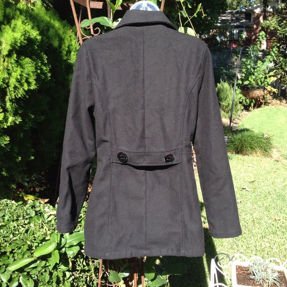 💥HOST PICK💥 Black Peacoat W/pink lining. REDUCED - Picture 3 of 3