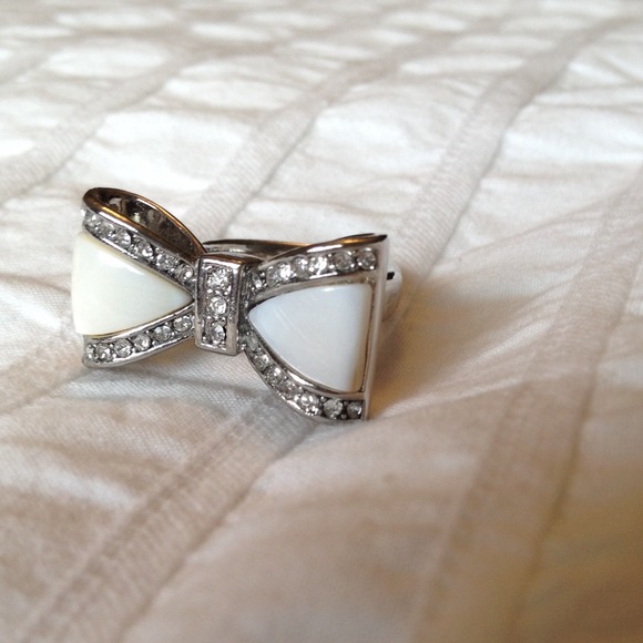 Bow Ring