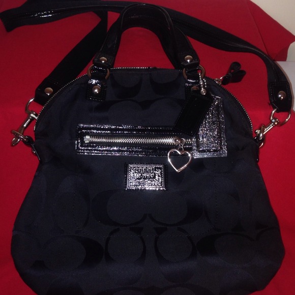 Traded in bundle! 🌹 - Picture 2 of 4