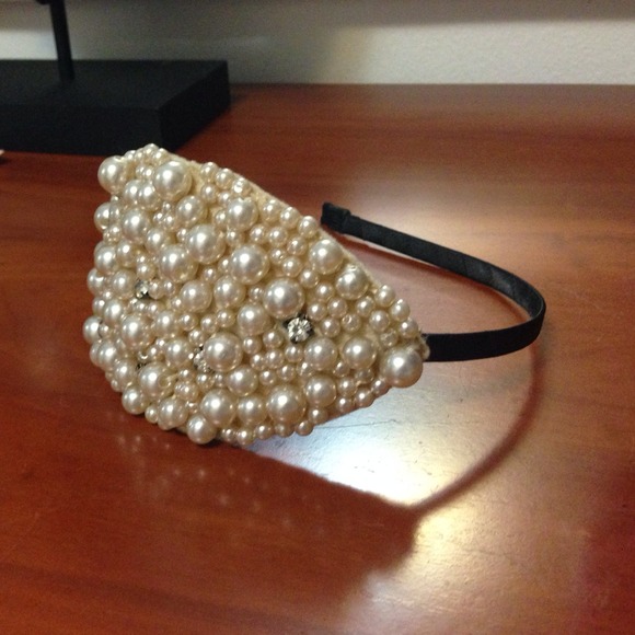 Pearl Hairband [NWOT]