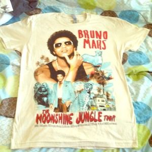 🎤🎤🎤SOLD🎤🎤🎤Bruno Mars Tshirt