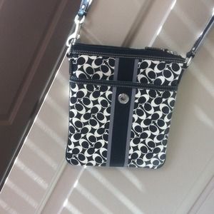 AUTHENTIC COACH SHOULDER BAG❤️