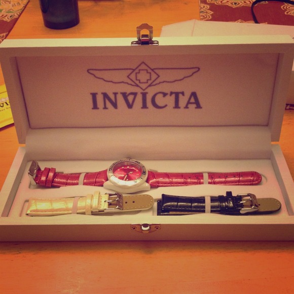 Brand New Invicta Women's Pro Diver With 3 Bands