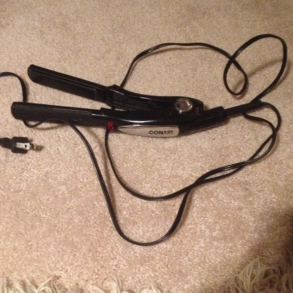 Con air mini straightener