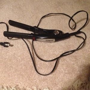 Con air mini straightener