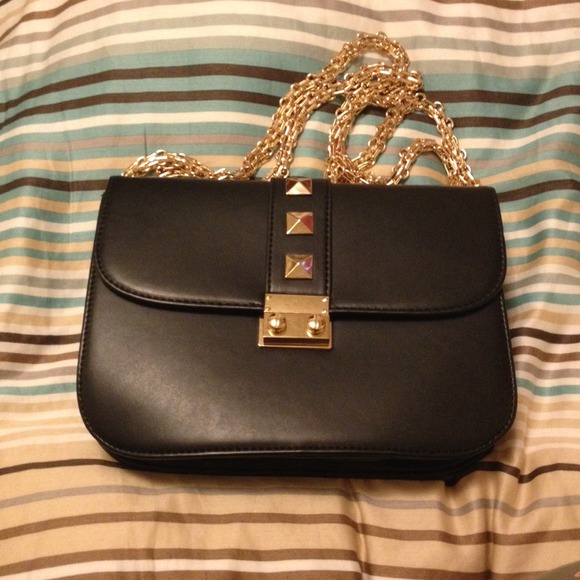 Forever 21 black purse with gold hardware