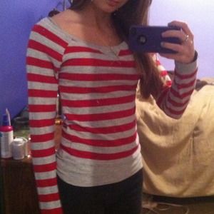❤️Gray & red striped long sleeve❤️