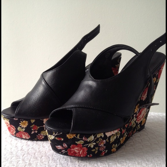 Soda Floral Wedges