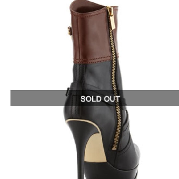 *AUTHENTIC* Mk boots Michael kors booties ✌️ - Picture 2 of 4