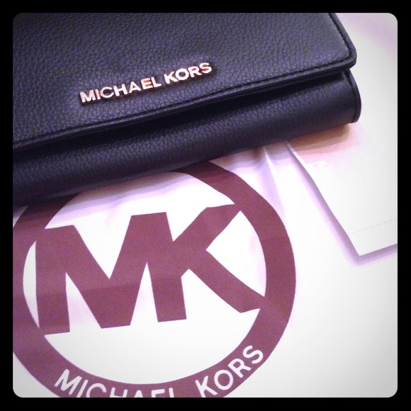 REDUCED Authentic Michael Kors Bedford Flap Wallet