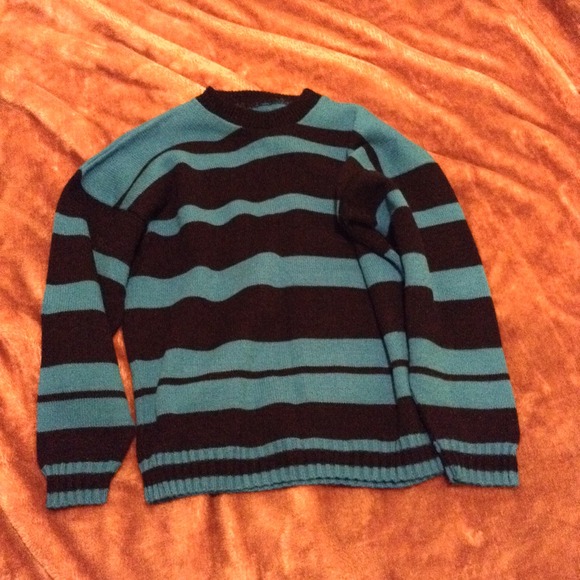 Over sized sweaters - Picture 3 of 3