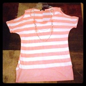 👚 Peach & White stripped shirt with necklace! 👚