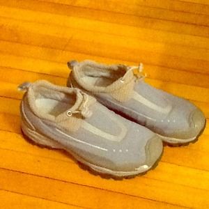 North Face shoes, size 7.