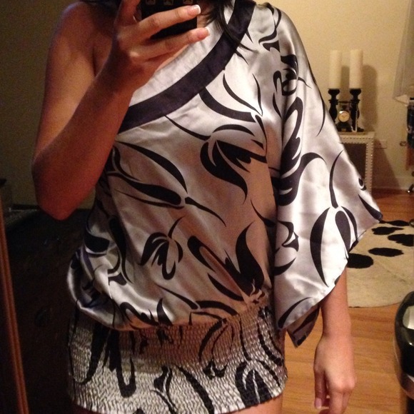 Like new BEBE silk party tunic size M