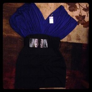 Blue and black fitted dress! 👗