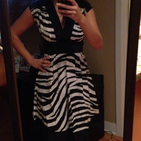 Black white silk BEBE dress size XS