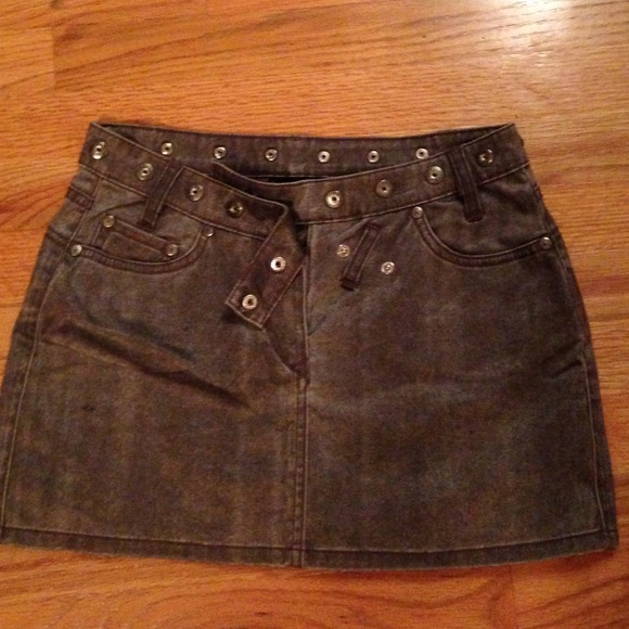 Trendy BEBE sz small mini biker skirt