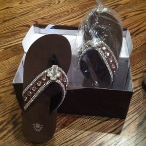 SOLD- Brown bling cross sandles