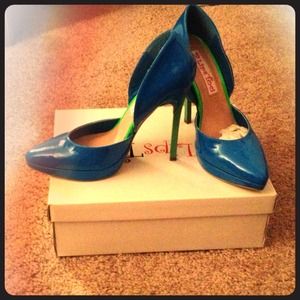 REDUCED!! 2 Lips Too. Size 7.5