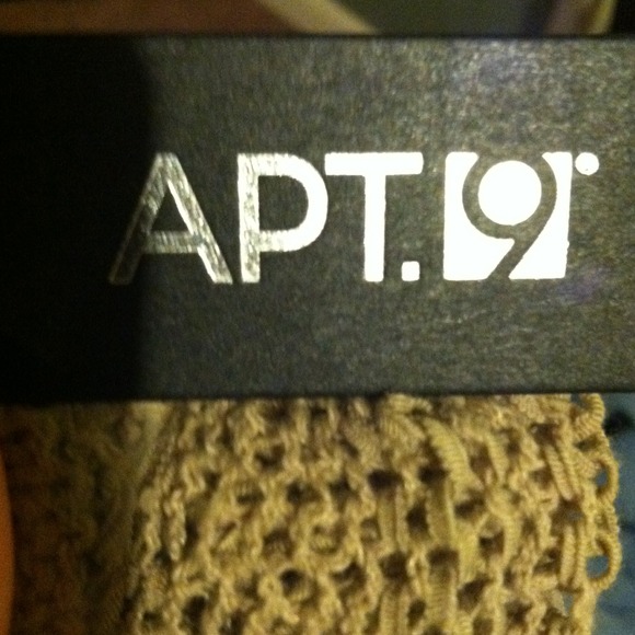 Sweater - Picture 4 of 4