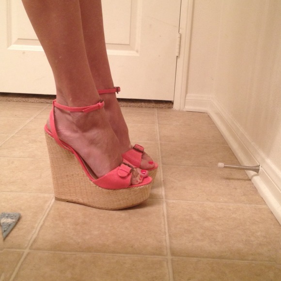 Coral Just Fab Wedges - Picture 2 of 4