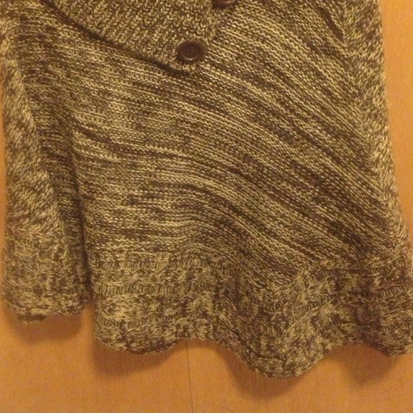 Reduced!!! Wrapped around cute sweater - Picture 3 of 3