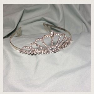 Bundle tiara and belt