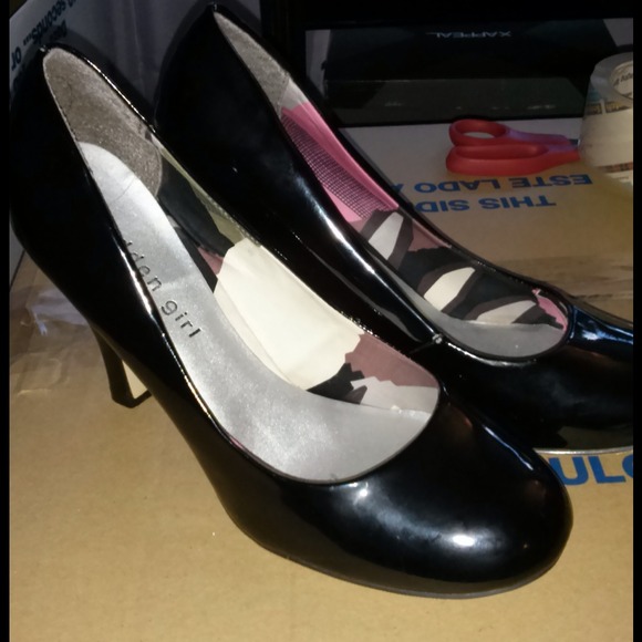 Black Two inch heels. - Picture 1 of 1
