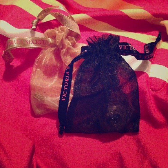VS clear bra straps
