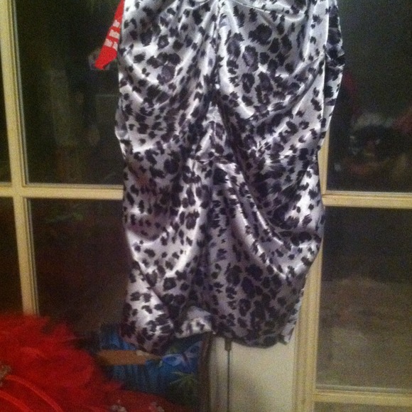 Dress - Picture 5 of 5