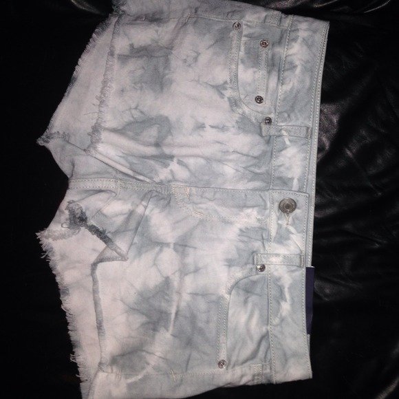 American Eagle shortie shorts in white/grey marble