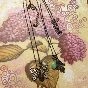 ❌SOLD❌ Trendy rusty gold Hamsa necklaces