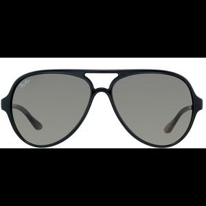 Ray Ban Aviators + DOONEY & BOURKE
Red North South