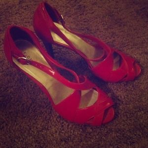 Fioni red heels