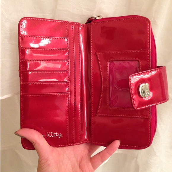 - SOLD - Red Hello Kitty Wallet - Picture 2 of 4