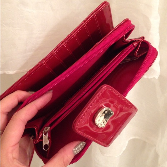 - SOLD - Red Hello Kitty Wallet - Picture 3 of 4