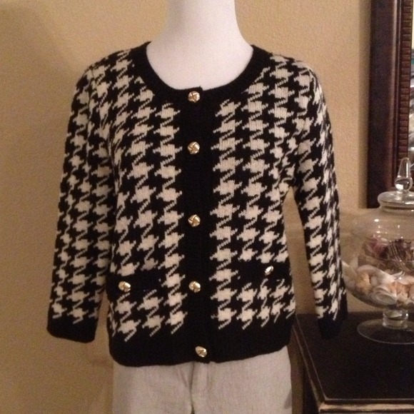 Sweaters - SUPER CUTE SWEATER