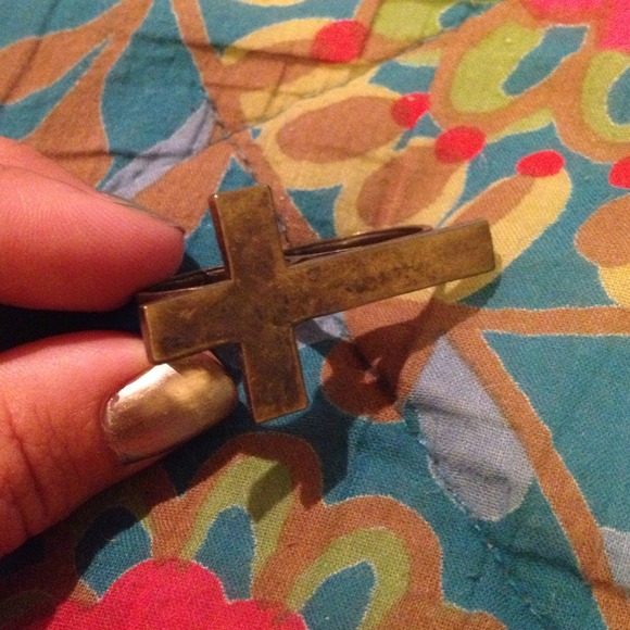 Double rustic cross ring