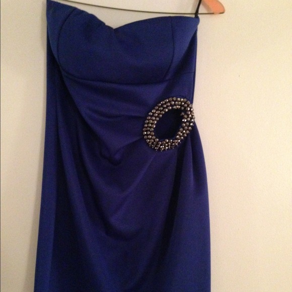 Dress - Picture 2 of 3