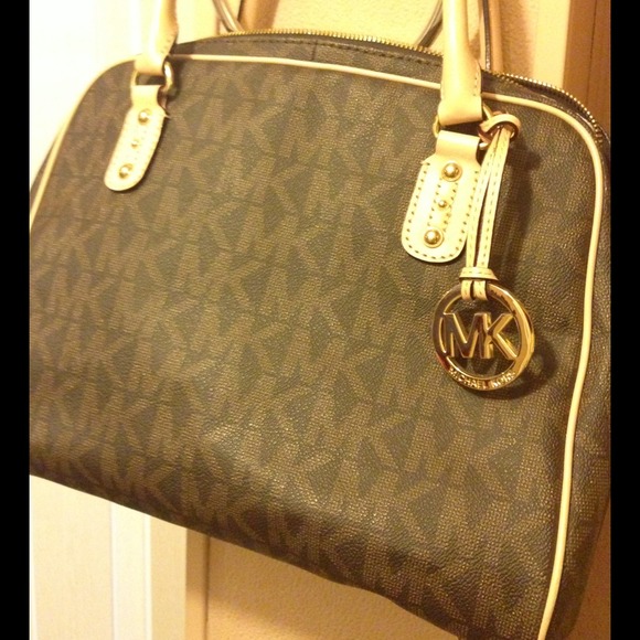 MK medium satchel