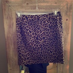 Fashionable Leopard Mini Skirt-Set a Statement!