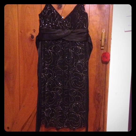 Little black dress with ribbon