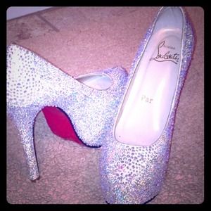 Rhinestone heel with red bottom