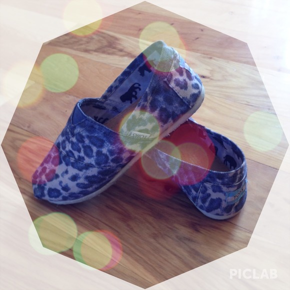 TOMS Shoes - Blue Leopard Toms