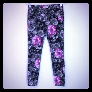 Lovely floral jeans!