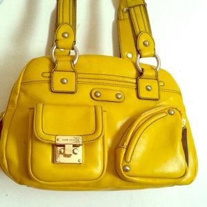 Awesome yellow bag! Perfect for fall!