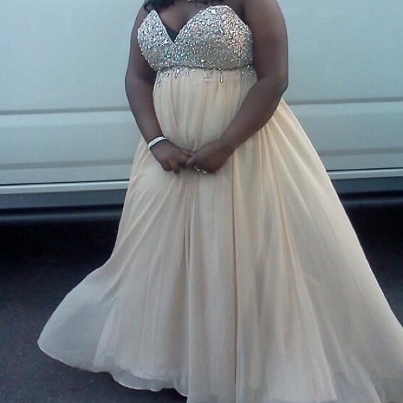 Prom Dress - Picture 2 of 3