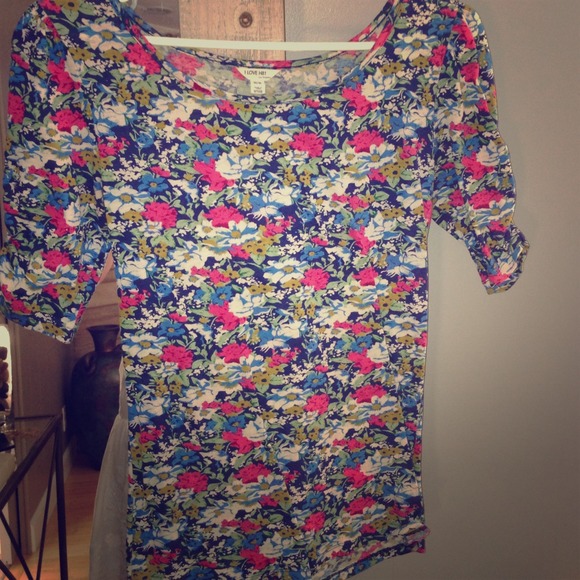 Cute Casual Floral Shirt Size Small