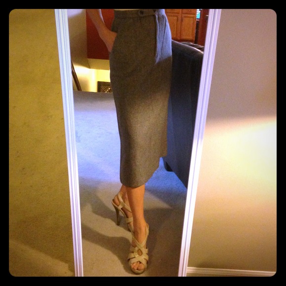 Vintage high waisted tweed skirt!!